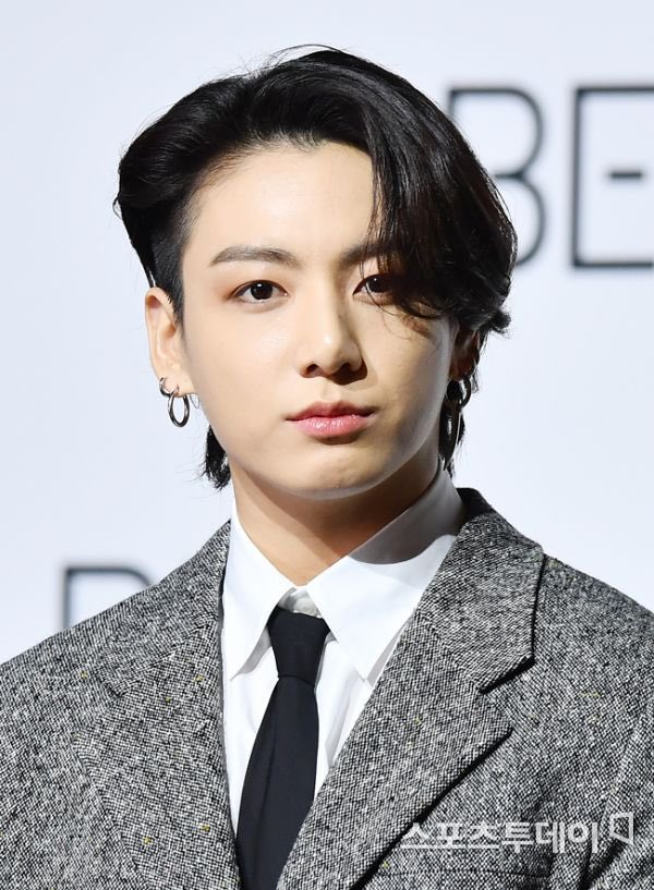 blackxagustd's tweet photo. BTS 'BE' Press Conference 사진 (JUNGKOOK)
#BTS #방탄소년단 @BTS_twt #BTS_BE https://t.co/4hknxrVNZL