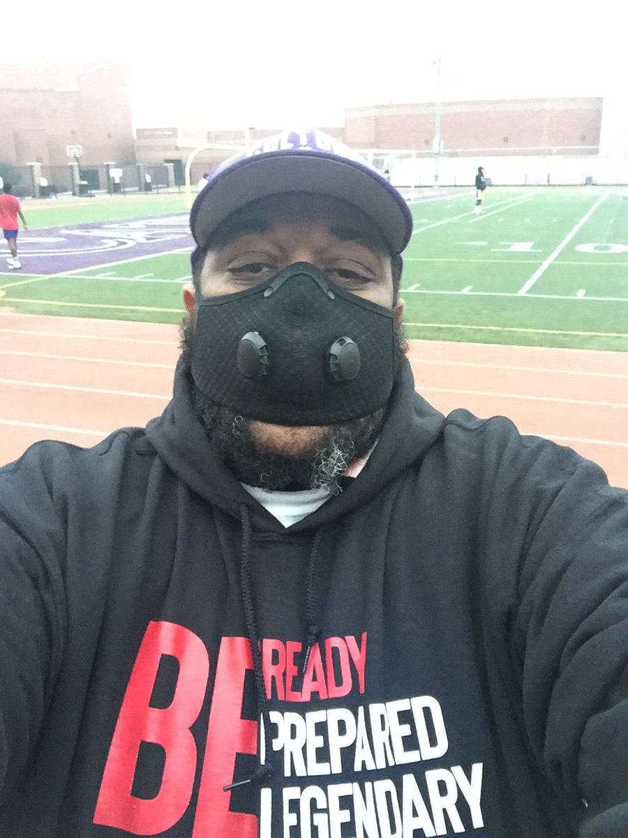PeoplesCoachWM's tweet photo. Wearing a mask is not a sacrifice or political statement... it is our global responsibility to all of humanity https://t.co/8wZsFvNqwS