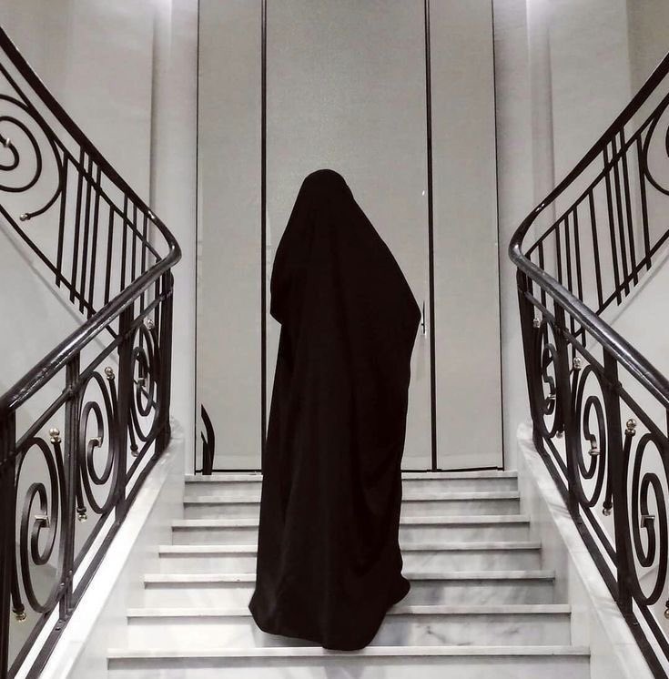 Bismillahirrahmanirrahim🥀🍃

Kim Allah’a güvenirse o, ona yeter ! 

   ~~~Talak ~ 3~~~

#tesettueretiketdeğilayettir 
#Allah’tan