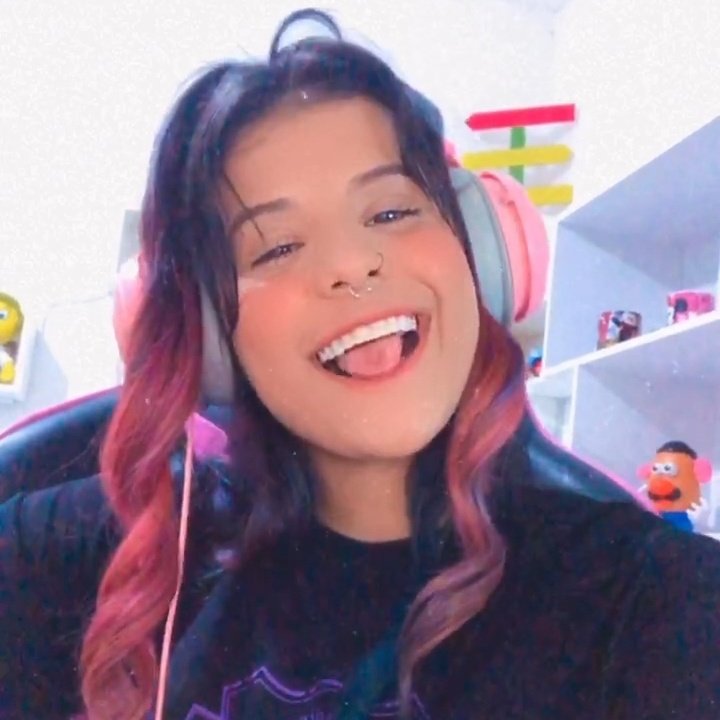 BonecaDaCoelha's tweet photo. Princesa linda que me anima todos os dias,espero te conhecer um dia! Te amo sua linda ! Você é minha estrela e minha youtuber favorita❤✨ @CoelhaGames_ ❤☺ https://t.co/n02pPH75WF