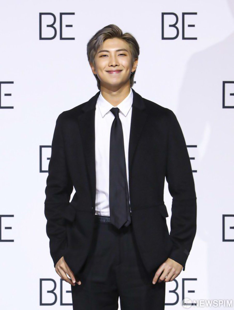 RM__INDIAclosed's tweet photo. BE Press Con #RM Cuts
#BEPressConference
#RM #BTS_BE @BTS_twt https://t.co/si8kDmFKEO