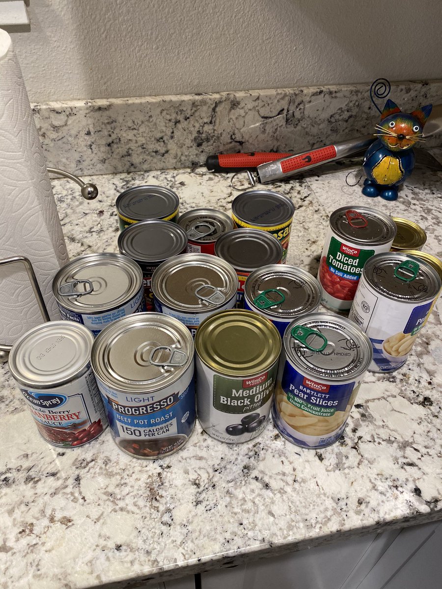 Ms_Casey_Van's tweet photo. Students don’t forget tomorrow is the last day to get double points for bringing in cans! Let’s help the community. https://t.co/10MUytLyY9