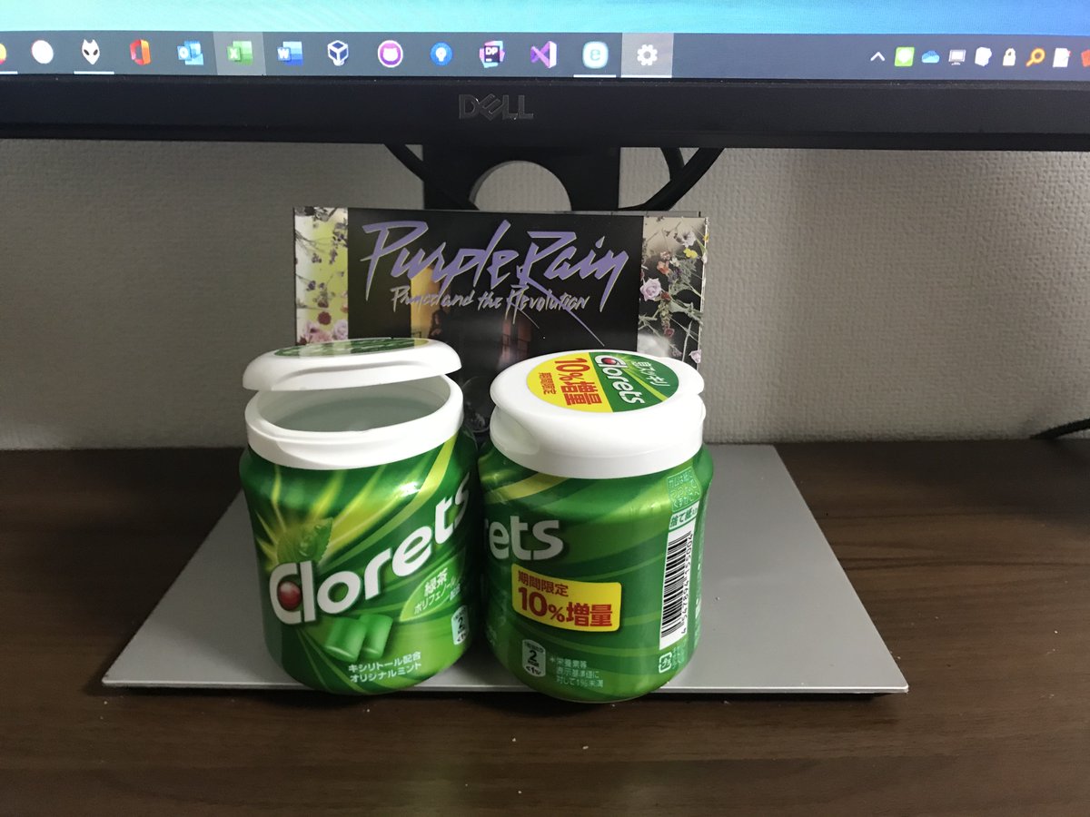 usingelementary's tweet image. こんにちはーw
禁煙生活ほぼ3日目。ちっとも吸いたくならないです。
(目の前にタバコ出されたら吸いますね。まだまだです)
ただしガム必須。ガムの量が半端ない(&gt;_&lt;)