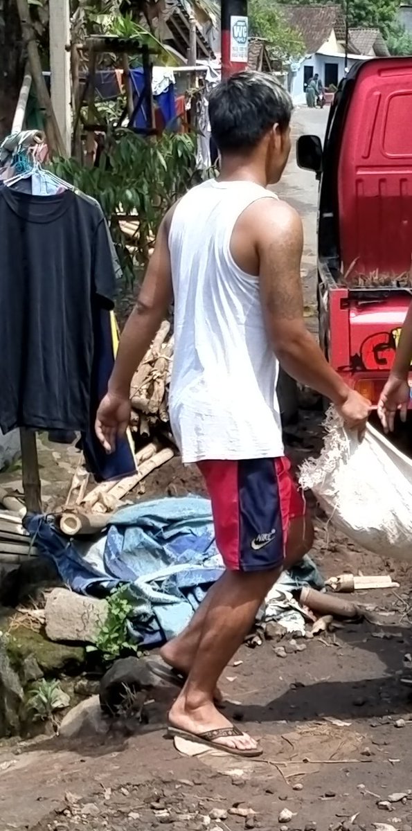 Dwi79883047's tweet photo. Gempal gempal gede, wkwkwk
#gaymagelang #magelanggay #gayjogja #jogjagay #gayindo #gayhot #kontol #ngentot #stright #kenthu #ngewe https://t.co/YPd8QWdsPe
