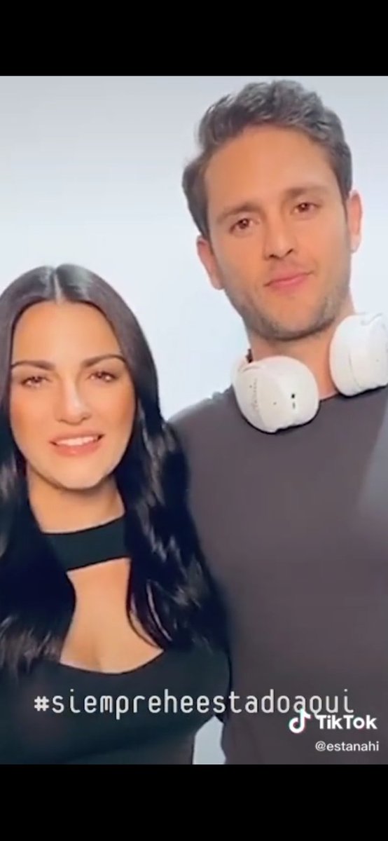 RBDGuatemala's tweet photo. 😍 || @maiteperroni @christopheruck 🤩🤩 https://t.co/KYrwR6BF2W