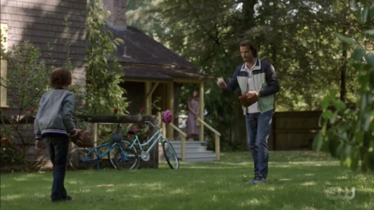 alwaysdeanw's tweet photo. swan song. 5x22. sam dies. dean has a family. 

carry on. 15x20. dean dies. sam has a family. 

only this time it‘s the finale 
#Supernatural https://t.co/K2XvFujgRy