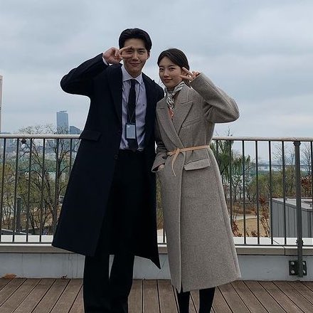 iconickdramas's tweet photo. JiDal nation are we seeing this! Suzy x Seonho in one frame 😭😭 

IS THIS A SPOILER?! #StartUp https://t.co/ZYqZeBRBaE