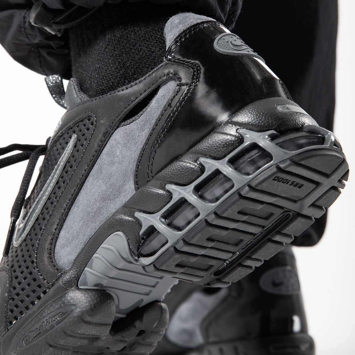 nike spiridon cage 2 outfit