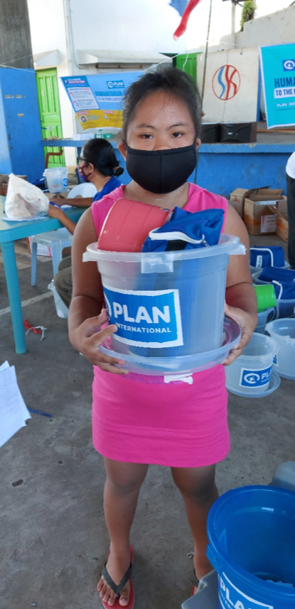 planphilippines's tweet photo. SAGÑAY, CAMARINES SUR (Follow Up) – In times of natural disasters like typhoons ⛈🌀, one of the greatest fears of Ashley, 14, is to be left behind.
READ her story: https://t.co/mx0y8ndGkN
#PlanResponds https://t.co/8hNOWamwJC