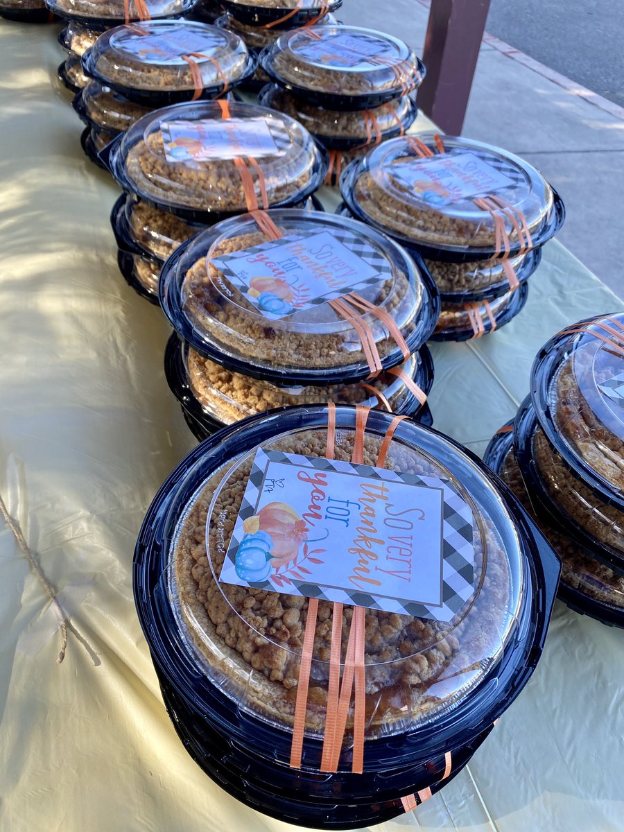 huebner_pta's tweet photo. Thank you H-E-B for donating 100 pies to our annual Staff Pie Patch! 🥧 #HEBhelpinghere #RootEdHuebner #ilovemyHEB https://t.co/QTYV2SyXzl