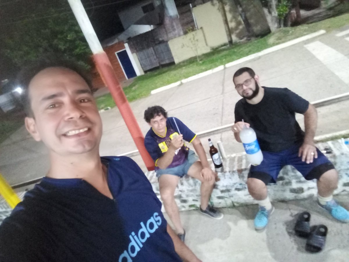 leomatch's tweet photo. #postsoccer!!! https://t.co/ct1xozKD6e