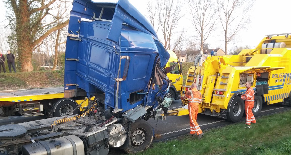 Getuigen over ongeval N348 bij Zutphen: 'Omgekomen chauffeur maakte stuurfout'..