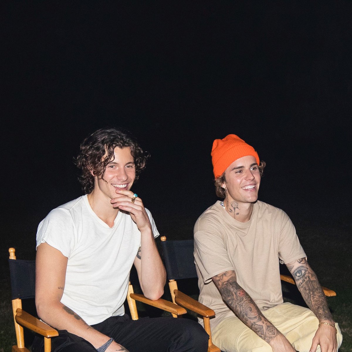 .@shawnmendes & @justinbieber making Canada proud https://t.co/onipYoe4uE https://t.co/vfyCz9ZhaE