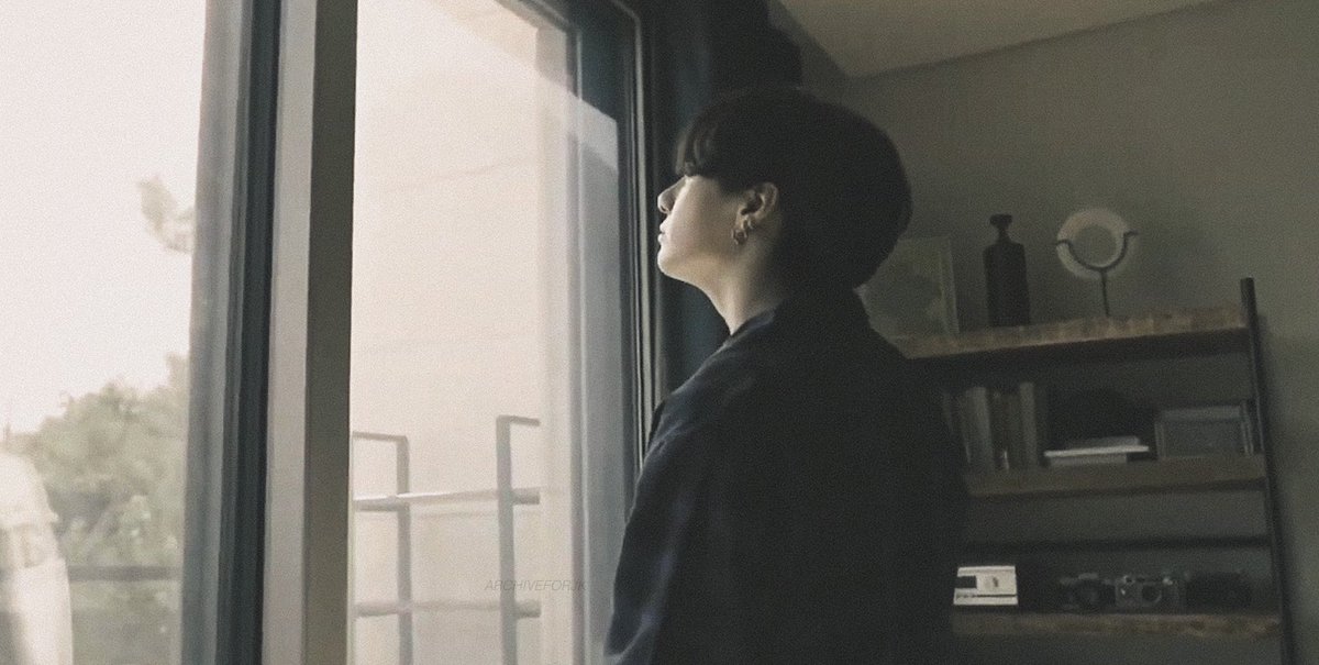 archiveforJK's tweet photo. jungkook, life goes on mv (201120) https://t.co/tMOJbOJ6rN