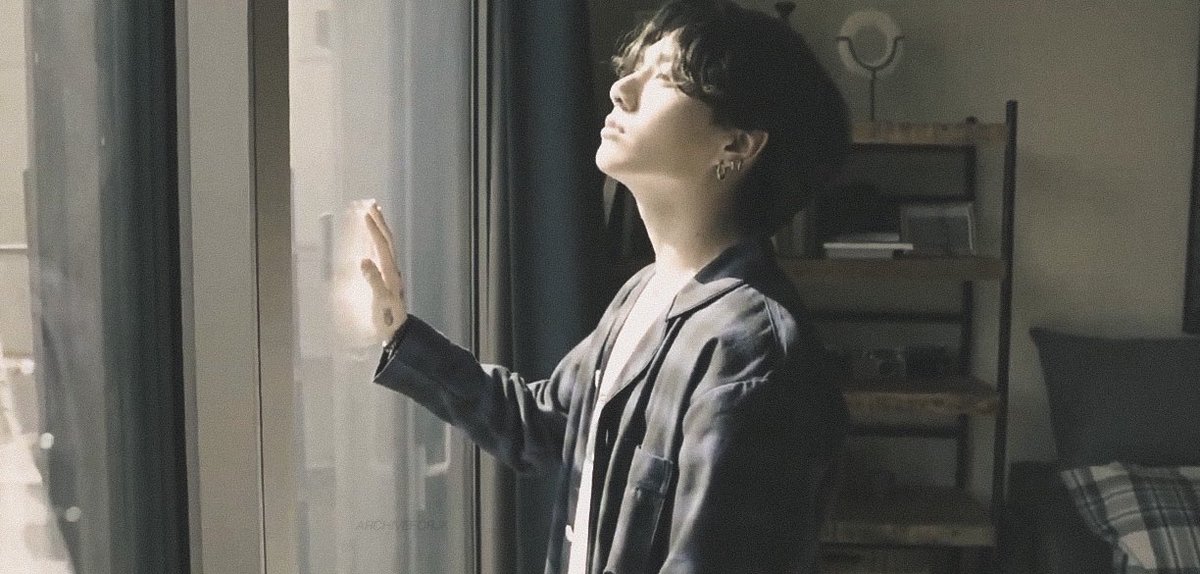 archiveforJK's tweet photo. jungkook, life goes on mv (201120) https://t.co/tMOJbOJ6rN