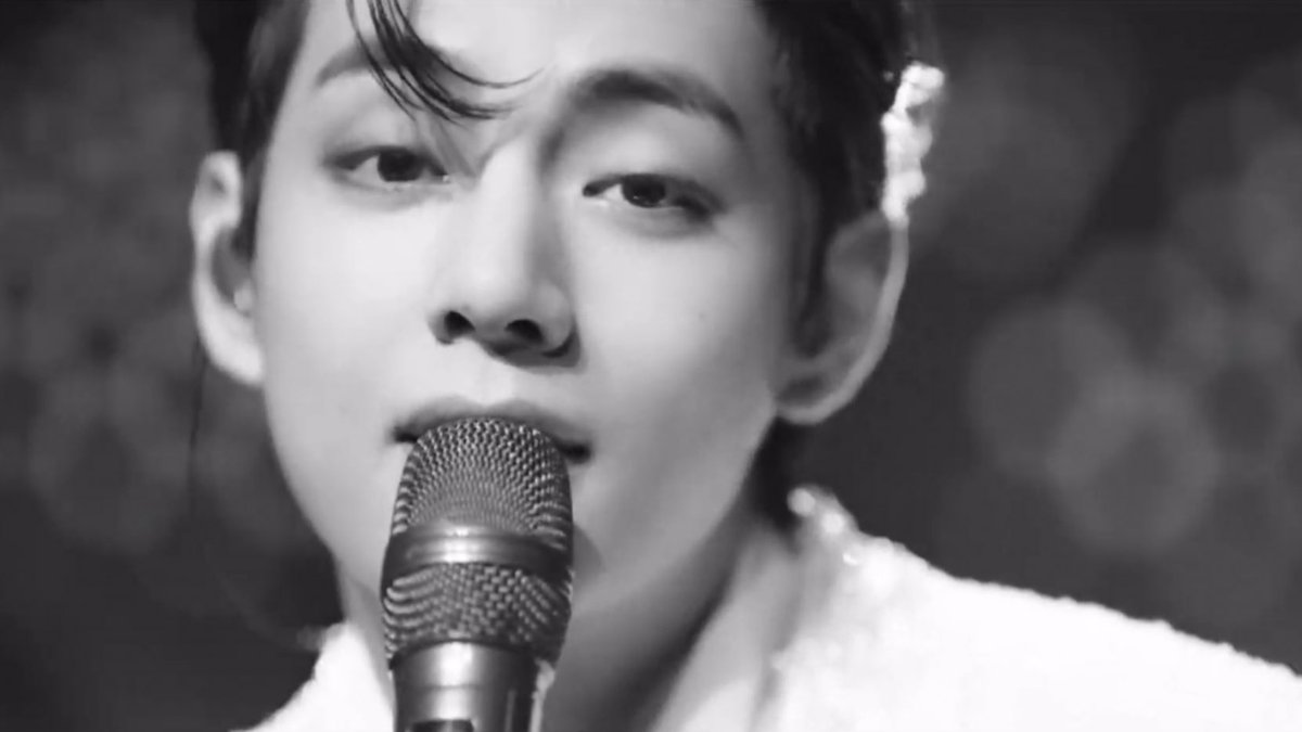 archivefortae's tweet photo. KIM TAEHYUNG IS SO FINE.... https://t.co/oEuMIrQyWX