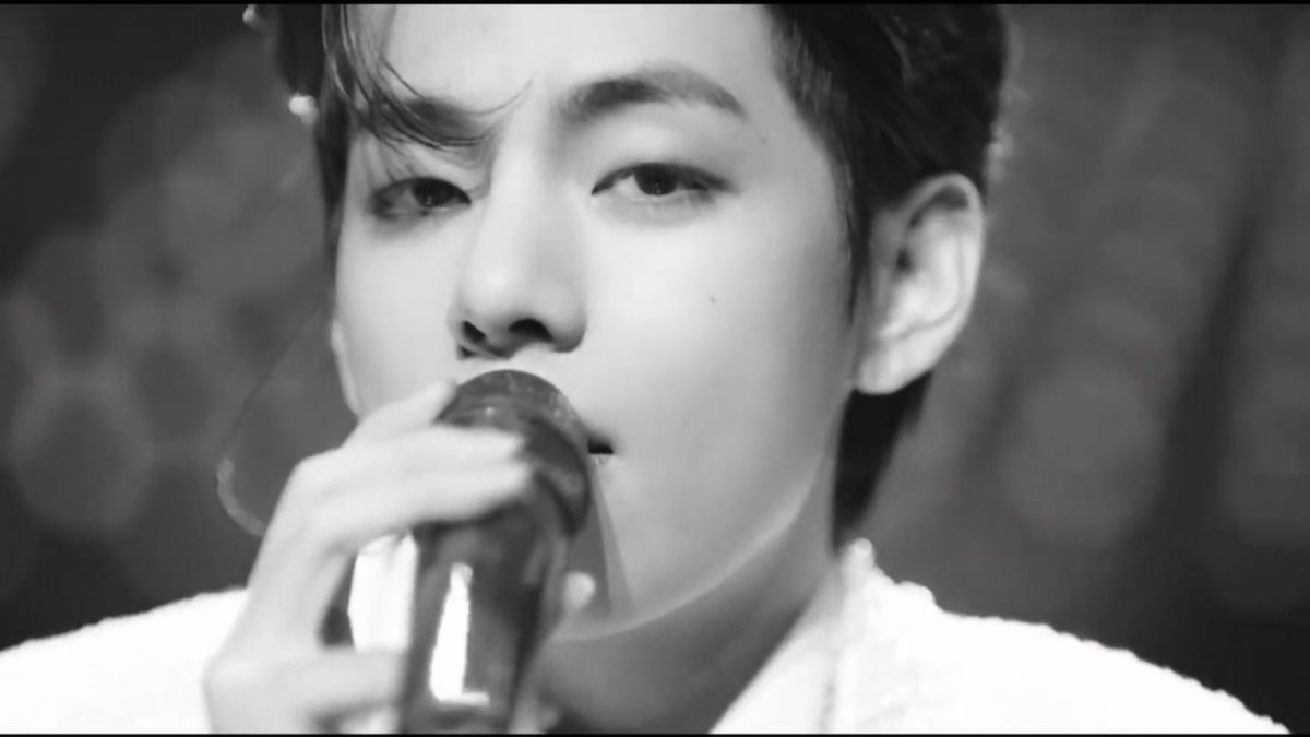 archivefortae's tweet photo. KIM TAEHYUNG IS SO FINE.... https://t.co/oEuMIrQyWX