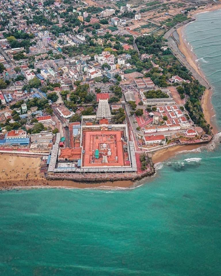  5. Thiruchendur temple amongst 6 Holy Abodes of Lord Skanda is the only 1 which is on the seashore, other 5 are on the hilltop.The 133 feet Rajagopura,built very near 200 mtrs of Bay of Bengal Shores is an Amazing & outstanding example of civil engineering of Ancient Tamils 
