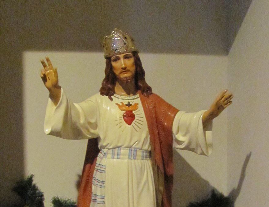 javroh's tweet photo. - Cristo Jesus, ¡sé Rey de nuestros corazones y haznos misericordiosos como Tú eres misericordioso! #ViernesDelSagradoCorazón #InTeConfido https://t.co/l8NJLPMty1