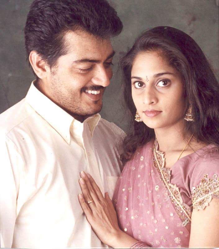 VIGNESH_13_'s tweet photo. #HBDShaliniAjithkumar https://t.co/quzVU9cjR8