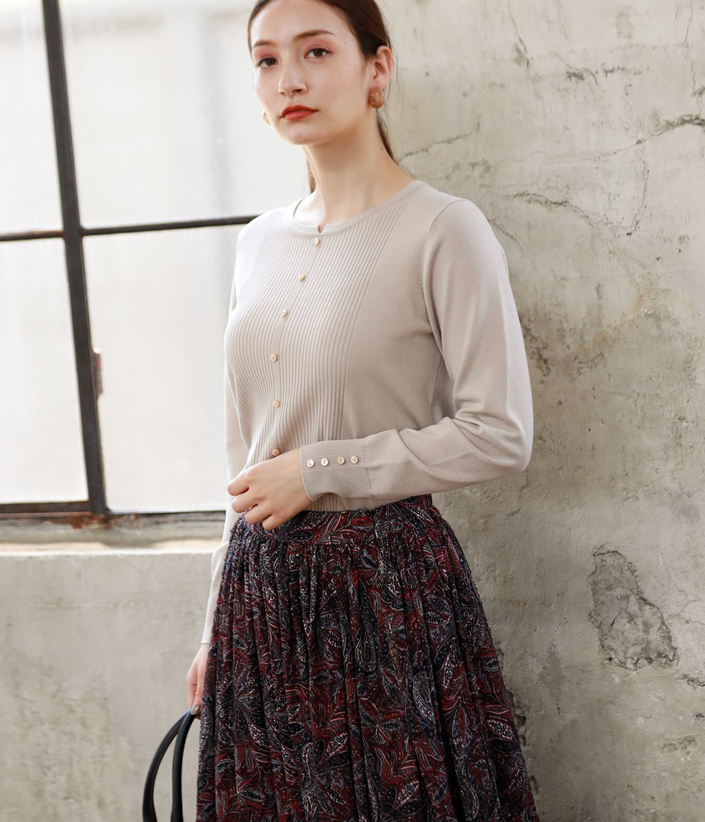 NY_online's tweet photo. 冬のワードローブの筆頭アイテムであるニット。
これからのシーズン重宝する、#秋冬ニット を集めました。皆さんはどんなニットをGETする予定ですか？
https://t.co/olgmVxPgGo https://t.co/kYk8ubtwaO