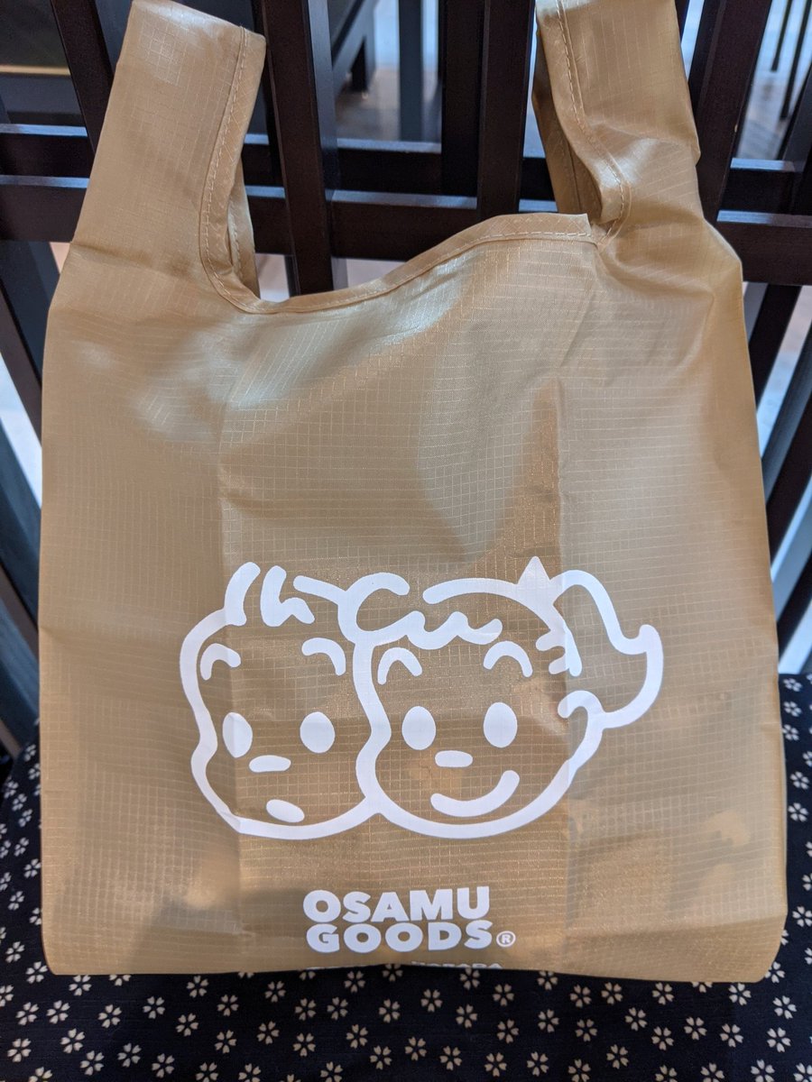 みんとり オサムグッズ もういっちょ Tabio Osamu Goodsコラボの店頭限定色エコバッグ 発売日の昨日寝坊したし諦め半分でtabioソラマチ 店に寄ったら 在庫まだあったー うれしー ちなみに靴下在庫は本日11 の14時現在 レディース売切れでメンズのみ