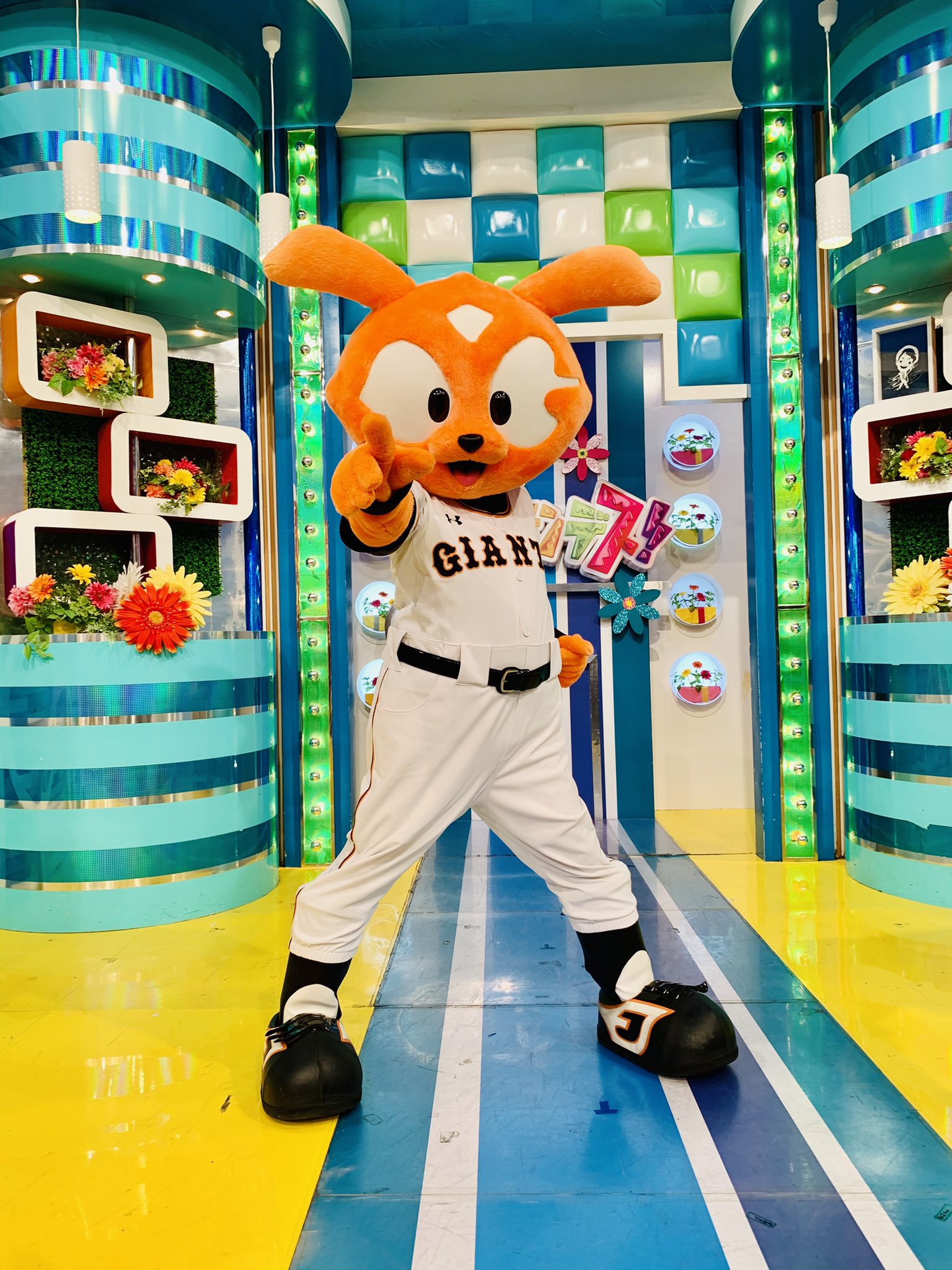 ハピナンデス ヒルナンデス 公式 さんはtwitterを使っています 11月日 金 ヒルナンデス 本日のゲスト 読売ジャイアンツの マスコットキャラクター ジャビットくんからのお知らせ 巨人 ソフトバンク 第一戦21日 土 第二戦22日 日 よる6時 完全