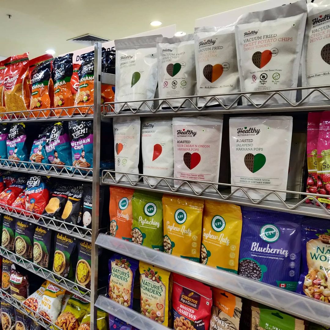 OberoiMall's tweet image. From dry fruits to veggies/cold cuts to spices, get all pantry essentials from the @NaturesBasket store at #OberoiMall.
Also get 2% of your bill value as Club UNO points when you shop at Oberoi Mall till 30th November!

*T&amp;amp;C apply

#NaturesBasket #FoodEssentials