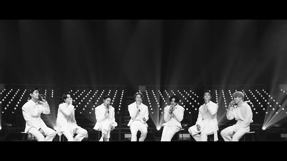 JaimanTanvi's tweet photo. Ohhhh my god... Finally #LifeGoesOn
 #LifeGoesOnWithBTS @bts_bighit @BTS_twt
 https://t.co/xtszEUQEGN https://t.co/tdwRQrAMIF