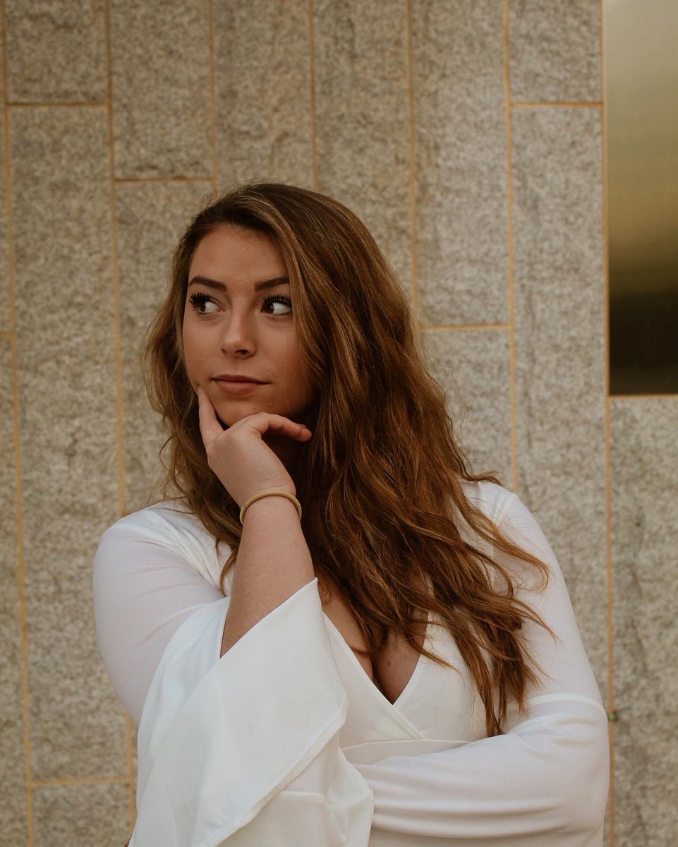 KaleighFleming5's tweet photo. @DelaneyCronin thanks for choosing me as your roommate &amp; photographer!!! Love you 😍😍 https://t.co/BcHWqpb8g3