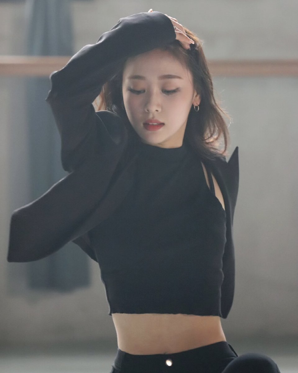 #이브 #YVES 
[ <a href="/loonatheworld/">이달의 소녀(LOOΠΔ)</a> ]
