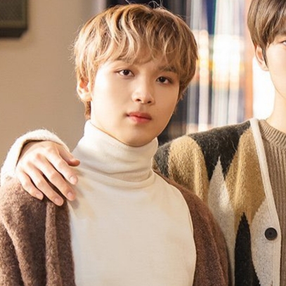 hourly haechan tweet media