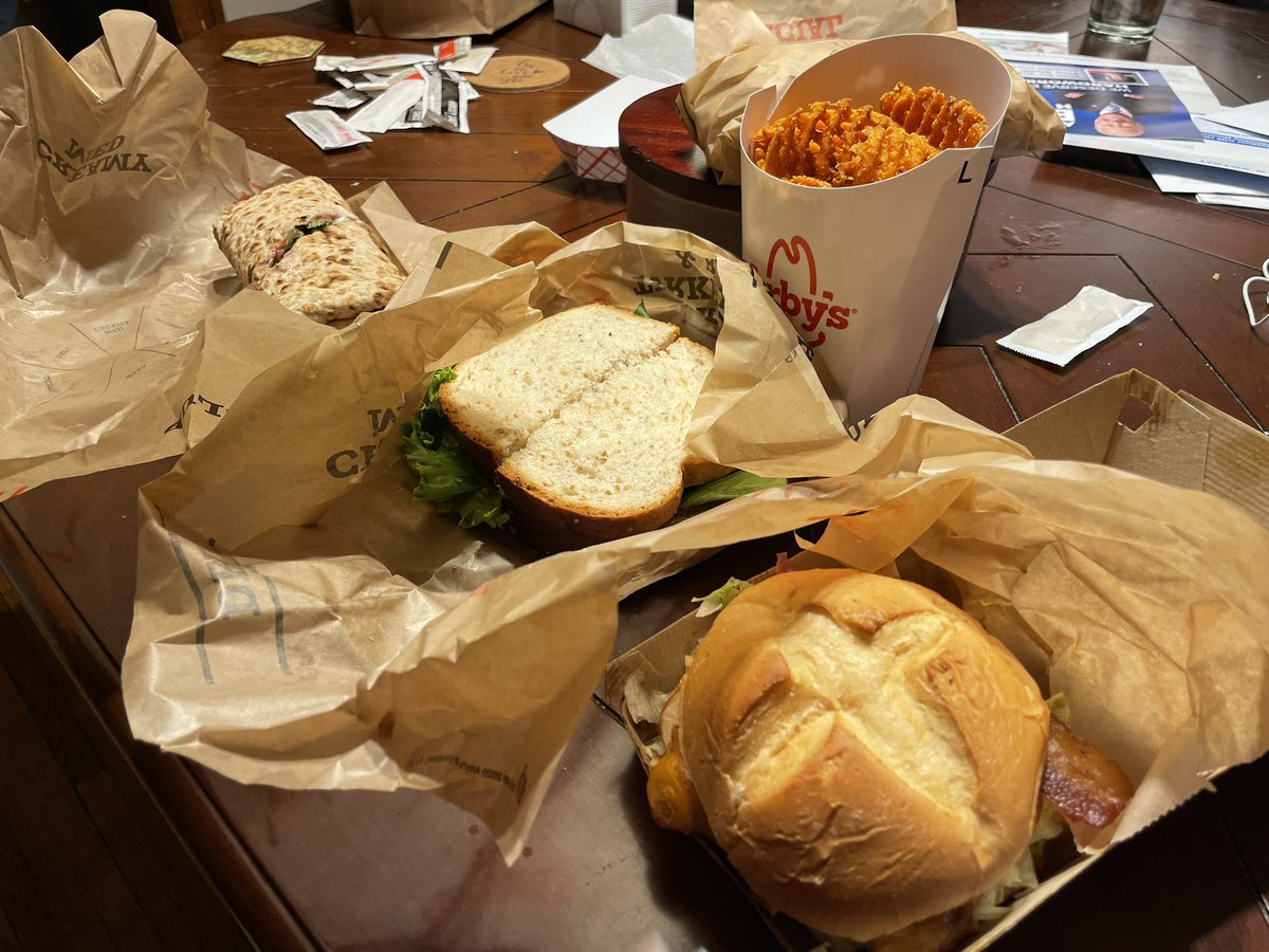 ChowDownPod's tweet photo. SURPRISE DROP!!

In this special Thanksgiving episode, Jonny, Michael, Sam, and Tink eat and review Arby's Market Fresh Cranberry Deep Fried Turkey Wrap so you can go get it. Maybe. They also talk about Pink Mambas, Tink's oddly specific order, Meat Mountain, and more. https://t.co/HOJr6l9DWI