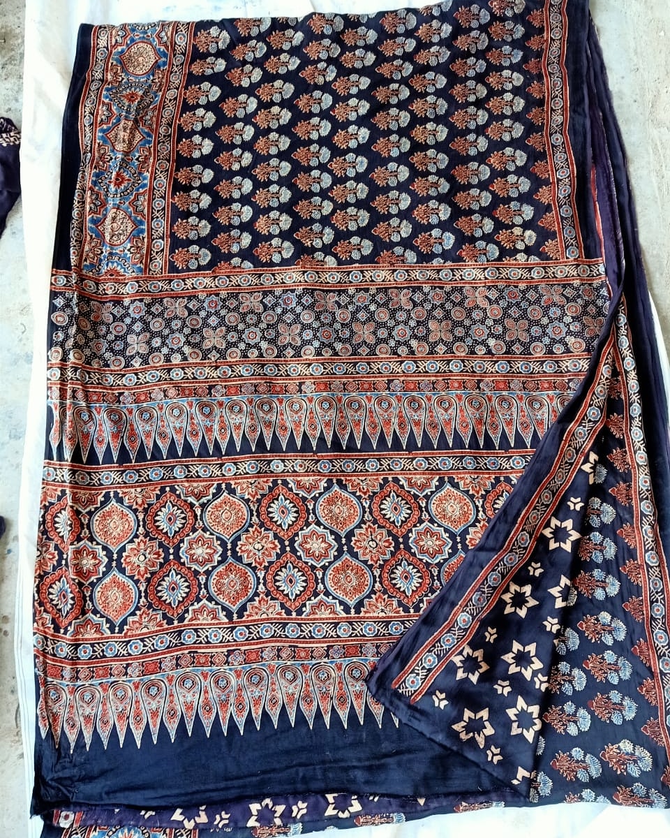 AjrakhO's tweet photo. DM to buy
#ajrakhmanufacturer #ajrakhsarees #ajrakhwithbandhej #ajrakhwithbandhani #ajrakhcollection #chennai #kolkata #kerala #karnataka #tamilnadu #bangalore #hyderabad #uk #usa #dubai #saree #sareeblouse #sareedraping
https://t.co/FSIVGfkSIr https://t.co/ZpEA7B1B7S https://t.co/M95NKOMAlO