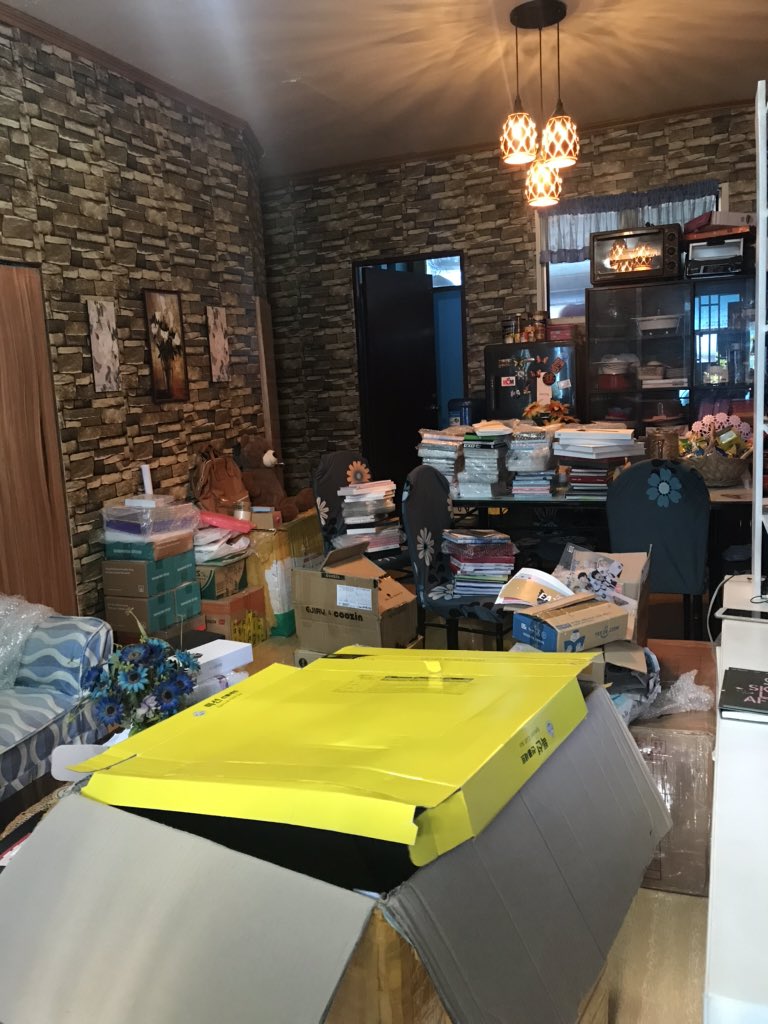 PHBluemingShop's tweet photo. #BluemingShopUpdates
Unsealed albums arrived today! https://t.co/fNvglsfFH1