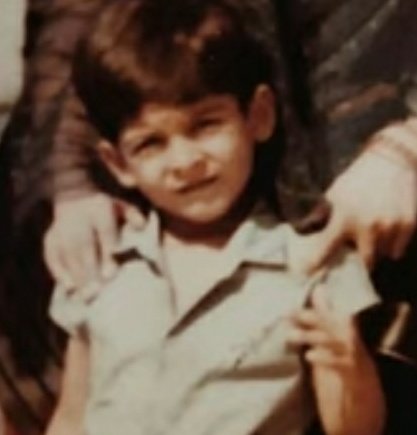 Starting with childhood♡Bachpan me ek jaise Posing krte hue captured hue do Cuties  #SidharthShukla  #ShehnaazGill  #SidNaaz