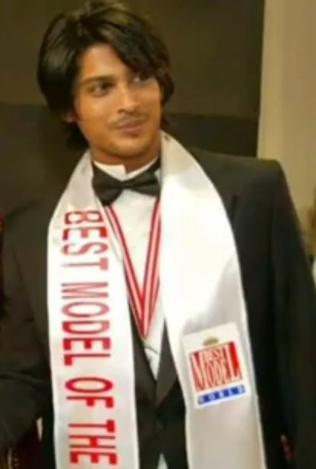 Just climbing the wall if success ...The way they came across the same root, overcoming a lots of difficulties >>>>> #SidharthShukla #ShehnaazGill #SidNaaz