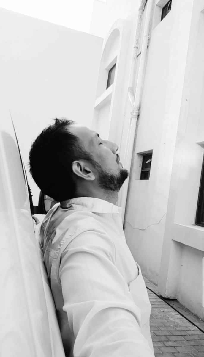 कैँची भैदियको भय कुनै कुरा या बस्तु लाई काट्न कामआउथे 😏 सियो भयको भय अलग भयको लाई जोड्न काम आउथे 🤐। के गर्नु च्यात्तिएको फाटेको टालो जस्तो भयको छु । जो आउँछ पुछेर जान्छ आफू त सफा हुन्छ 😥तर मलाइ फोहोर गरेर जान्छ ☺️😚😐️😑