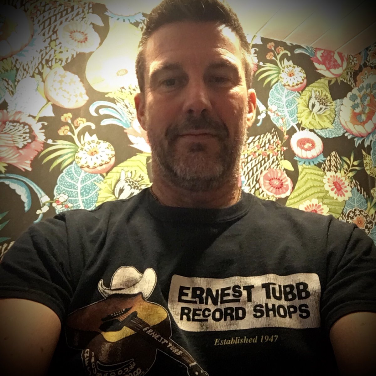 YayJ's tweet photo. How about something from Ernest Tubb, please?
#TShirtDay
#TShirtDay2020 
⁦@BBC6Music⁩ 
⁦@maryannehobbs⁩ https://t.co/snY4o7Belz