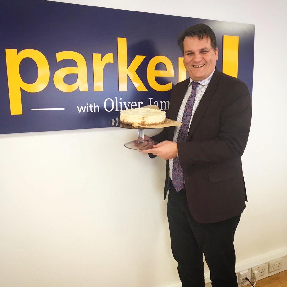 parkers_witney's tweet image. Check out this cheesecake!!! 👀😋 So last weeks contestant to leave the #bakeoff tent was Marc &amp;amp; it was #puddingweek...soooo it is Gavin’s turn to bring in the treats! 

#seriouslygoodcheesecake

#greatbritishbakeoff #welovefood #teambake #cakeoff