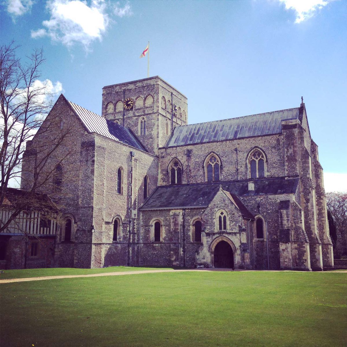 Every week, since start of 1st lockdown in March, <a href="/WinchRadio/">Winchester Radio 94.7FM</a> has broadcast a local #Winchester church service. Sun 22 Nov at 6pm it'll be a Church of England service from the Parish of St. Faith at St. Cross. Tune in on 94.7FM, via winchesterradio.uk or <a href="/ukradioplayer/">UK Radioplayer</a>.