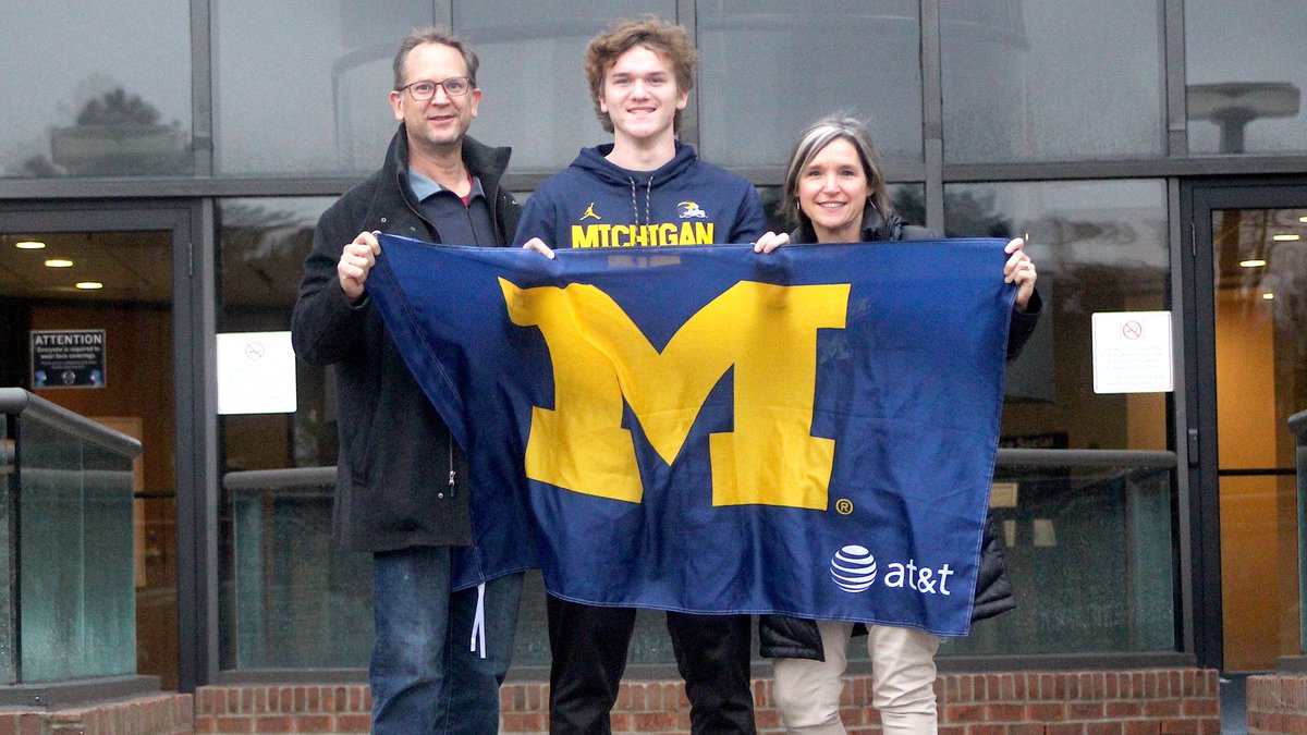 EJHollandOn3's tweet photo. PWO QB Trevor Andrews talks Michigan visit, special connection to @JuniorColson and more #GoBlue. https://t.co/mlSgUraUCV https://t.co/WnjHGOo0pc