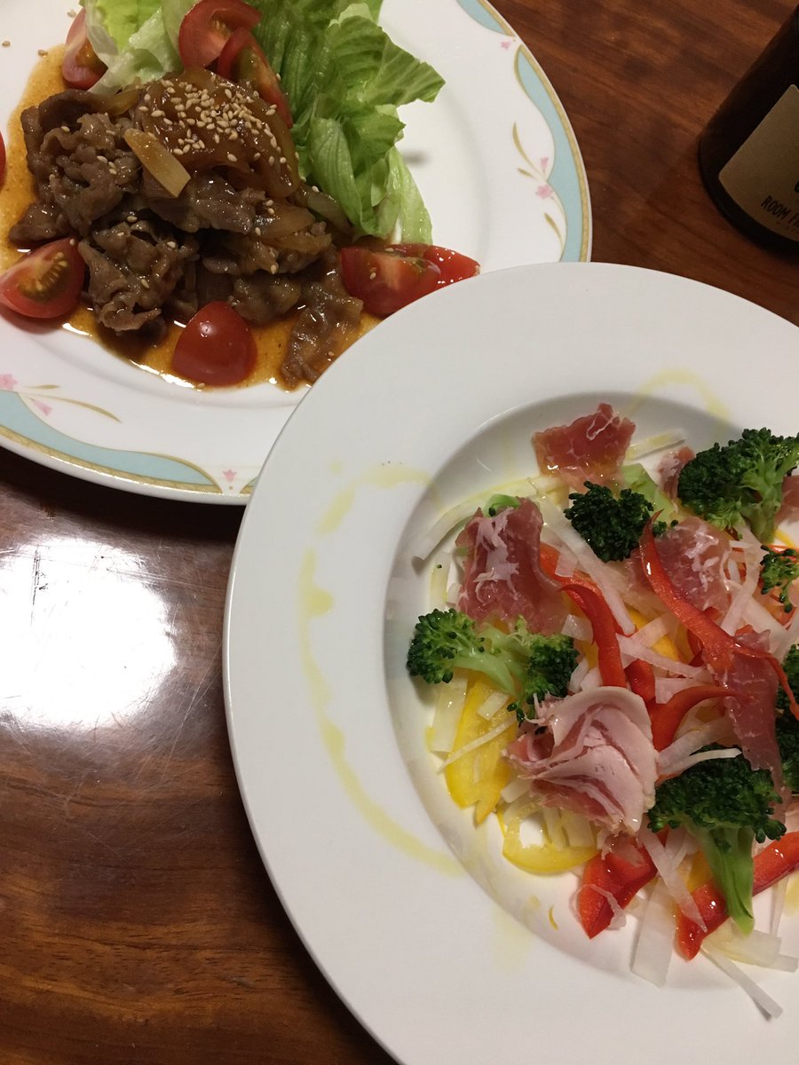 FwWpc's tweet photo. 今日の自分弁当❗️息子のご飯・韓国風焼肉と大根サラダ❗️ https://t.co/ScZ5iQ9bXD