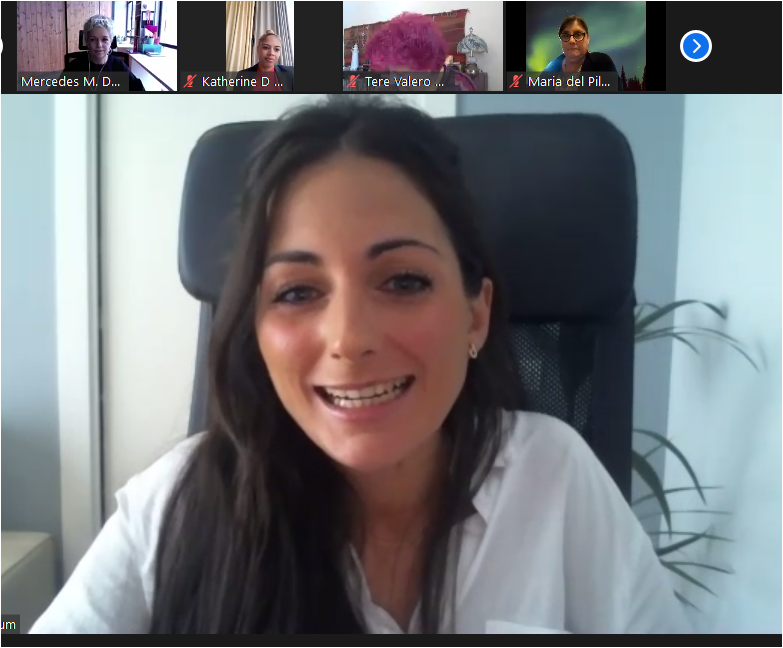 donesenxarxa's tweet photo. Empieza la mesa del #womenstartupchallenge en #womanlidertic moderada por  @Maria__Quiles agradeciendo la participacion tan  amplia y de calidad de mujeres que  impulsan #startups. Presenta a las diez mujeres ganadoras https://t.co/Eig5EMFduz