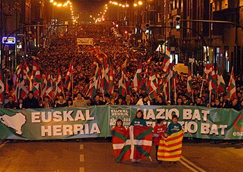 “GORA EUSKAL SELEKZIOAK” 
kantu berria!!!!
Gaur 18:00tan entzun, ikusi eta sentitzeko aukera duzu. <a href="/BagaBigaeus/">baga biga musika ideiak</a>