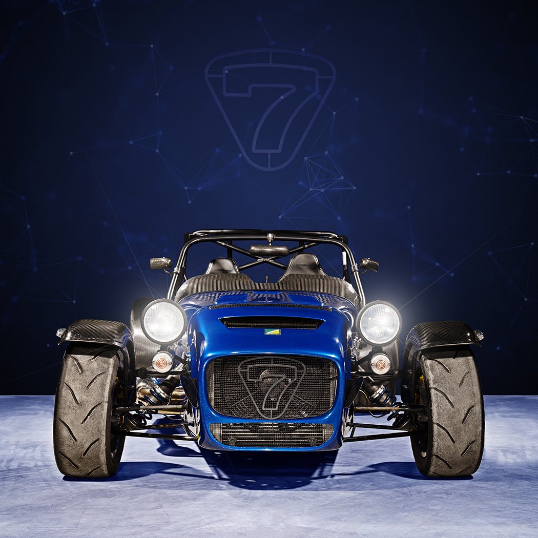 CARismaPHOTO's tweet photo. What a fantastic colour to be let loose on! There was plenty of carbon fibre on this 620R! Created some great artwork to show off the power these things create 📸🔥
-
-
#carismaphoto #caterham #caterham7 #carart #carphotography #supercars #classiccars #mancave #mancaveideas https://t.co/oxgWePFBqd