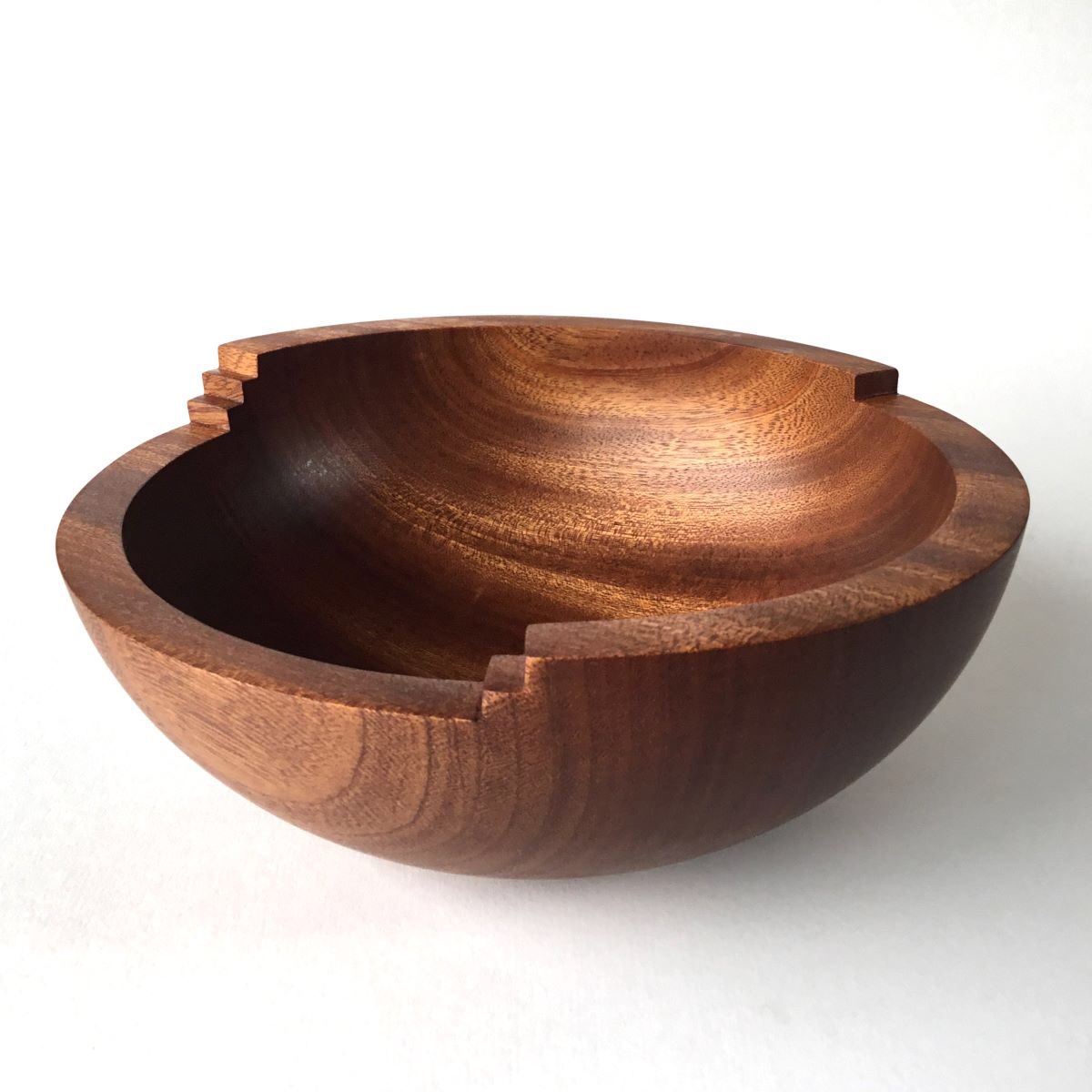 TheSussexGuild's tweet photo. Here are some perfect gifts on our online shop from some of our #funiture and #woodturners makers #chrisAlley #bottleStand #andrewHague #Clock @annawoodturner #woodenBowl #shopsussex #sussexmakers #interiors https://t.co/csDQH9M9IL