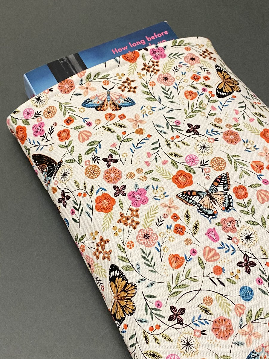 New!! #elevenseshour our new book sleeves have gone into our Etsy shop meeliemoon.Etsy.com #booksleeve #book #bookish #booklover #bookworm #BookTwitter #bookishgift #giftsforbooklovers