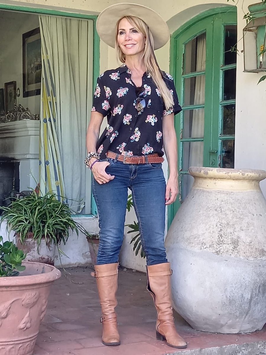 Lookete en el campo. Feliz 😀