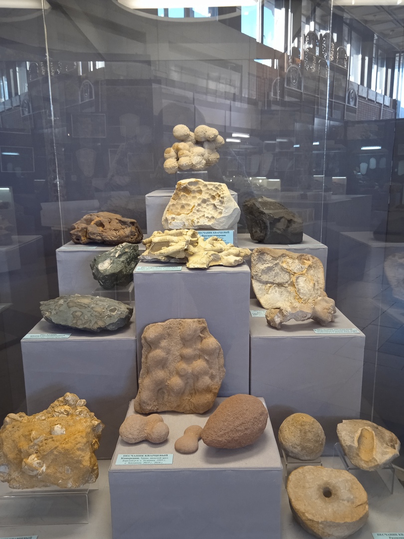 Alabin_museum's tweet photo. До 29 ноября успейте посетить интересную выставку "Многоликий кварц"!  Информация по ссылке: https://t.co/XfZETH4O1O https://t.co/zjtBdlSQok